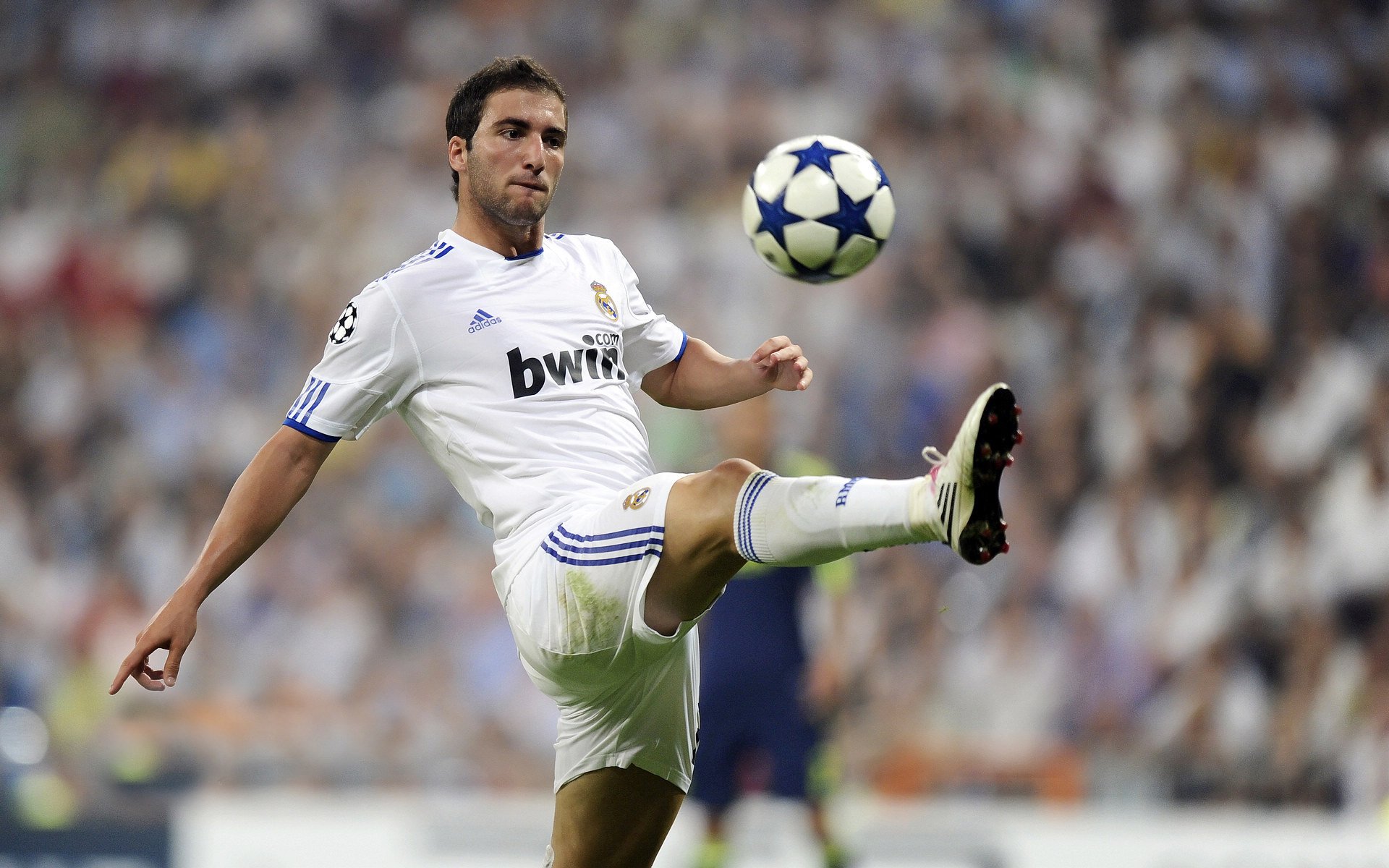 布伦森独舞撕裂勇士防线，奇才客场踏平卫冕冠军